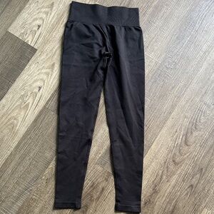 Black High-Waisted Leggings with Matte Finish